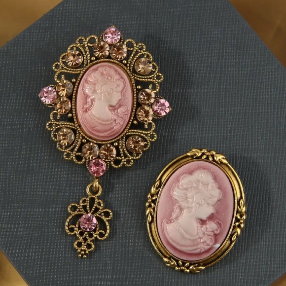 Elegant Gold and Pink Cameo Brooch Set - Picture 1 of 1